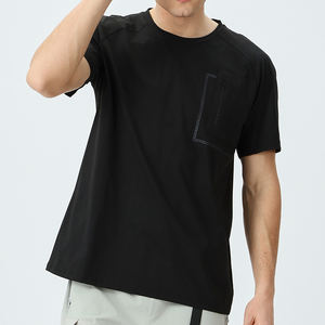 เสื้อยืดกีฬาแห้งเร็ว มีกระเป๋าซิปด้านหน้าซ้าย แบบเรียบ สำหรับพิมพ์ลาย เสื้อยืดขายส่งสำหรับผู้ชาย - Product Image 6