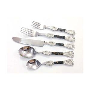 Cubiertos de acero inoxidable con acabado de espejo Juego de manijas de latón de 5 Tenedores Cuchara Cuchillo Productos de calidad superior en la India por ACMI - Product Image 1