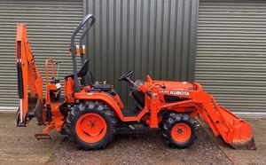 Used Powerful Kubotas Backhoe Loaders with Diesel Engine and Crawler Mobility For Sale - Product Image 2