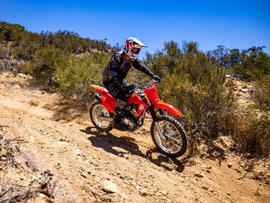 Increíbles Ofertas en Motocicletas Nuevas Honda CRF250F 2025 - Product Image 2