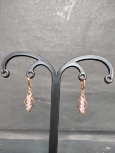 Juego de pendientes de precios bajos con pendientes elegantes de diseño de moda chapados en oro de 22 quilates por exportadores indios - Product Image 3