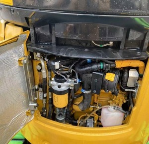 Miniexcavadora CAT 302 usada, excavadora pequeña sobre orugas en buen estado, máquina de construcción en venta. - Product Image 6