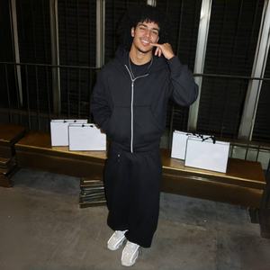 Sudadera con capucha y cremallera de gran tamaño Logotipo personalizado con estampado de hojaldre Cremallera completa Y2k Sudadera con capucha Ropa de calle de algodón Sudaderas con cremallera completa en blanco Fábrica - Product Image 1