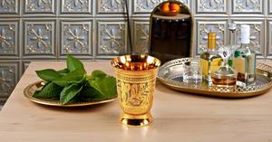 Taza de Julepe de menta de latón metálico, capacidad de 10 onzas, tazas artesanales en relieve, utensilios para bar para cócteles, bebidas mixtas, accesorios de barra de Metal - Product Image 3