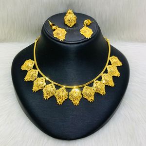 Ensemble collier pour femme plaqué or d'un gramme Design en ligne Bijoux de mode tous types pour occasions de mariage - Product Image 1