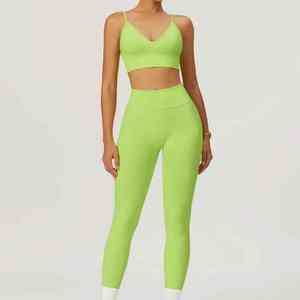 Ensemble de fitness prêt pour l'hiver Ensemble de yoga grande taille pour femmes, léger et souple - Product Image 4