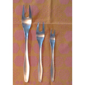 New Amazing Stainless Steel <b>Silver</b> Plated Metal Long Handle Fabulous Design Fruit Fork Spoon Server Set - Product Image 2