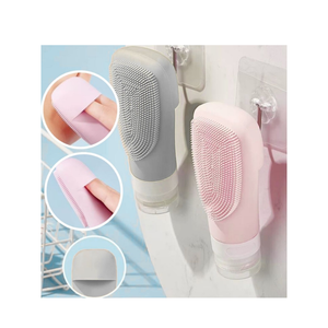 Bouteilles de shampooing de voyage compressibles Mucit Home avec sac, 4 étuis en silicone rechargeables pour le nettoyage du visage - Product Image 1
