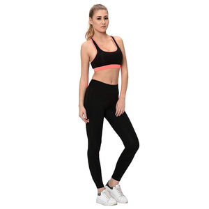 Nouvel arrivage Ensemble de yoga pour femmes haut tendance Logo personnalisé Motif solide Grande taille avec poches - Product Image 1