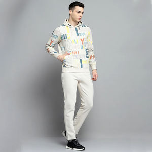 Transpirable Material suave al tacto Diseño único de moda Totalmente personalizado Hecho Hombres Suelto Punto Manga larga Capucha Pantalón Conjunto para venta al por mayor - Product Image 4