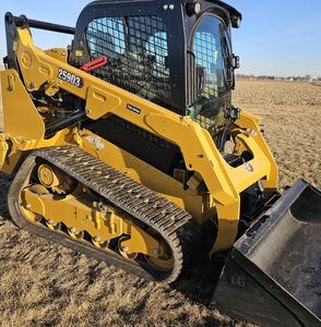 Minicargadora Caterpillar Cat 226B usada al mejor precio con rodamiento de motor diésel, modelo 2023, carga nominal de 45 toneladas - Product Image 3