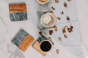 Ensemble de 4 sous-verres en bois et en pierre gravés sur mesure pour la cuisine, la table à manger et la décoration intérieure - Product Image 3