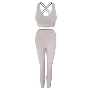 Conjunto de Yoga para Mujer de Cintura Alta Sin Costuras con Tirantes Cruzados, Cuello en V, Transpirable, de Poliéster/Nylon, Leggings de Manga Larga y Sujetador Deportivo - Product Image 1