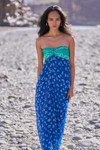 VESTIDO DRAPEADO BANDHANI, hombros descubiertos, tonos ricos, tejido azul profundo Aqua, respetuoso con el medio ambiente, detalle de nudo lavable, patrones arquitectónicos superiores - Product Image 2