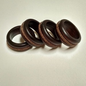 Ronds de serviette en bois de chêne antiques ronds personnalisés vaisselle bien lisse polie en gros - Product Image 1