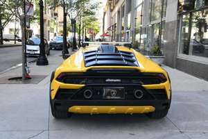 LIMPIO 2024 L a m b o r g H I n i Hu Racan Estado excepcional - Product Image 2