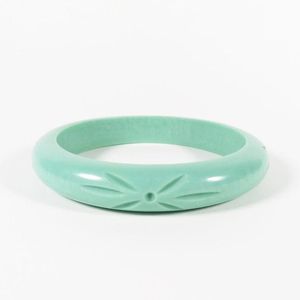 Bracelet en résine sculptée à la main de la meilleure qualité, bijoux élégants pour accessoires de mode et créations artisanales - Product Image 3