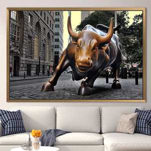 ภาพพิมพ์รูปปั้นกระทิงบนผ้าใบ: ของตกแต่งผนังสไตล์วอลล์สตรีท นิวยอร์ก,1P:กรอบสีทอง - Product Image 1