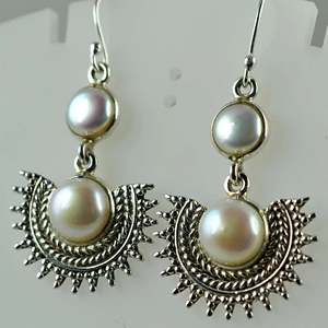 Pendientes de Perlas Blancas de Agua Dulce de Plata de Ley 925 Hechos a Mano con Diseño de Estrella, Joyería Boho con Piedra de Nacimiento de Junio, Regalo Perfecto para Ella - Product Image 4