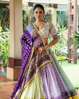 Set Lehenga desainer India untuk Navratri katun dicetak & cermin asli kerja Lehenga & Choli & pekerjaan tangan berat renda Dupatta