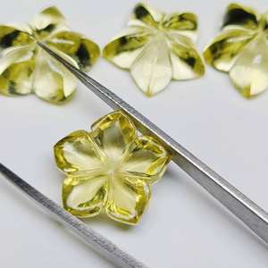 Piedra Preciosa Suelta de Cuarzo Limón Tallada a Mano en Forma de Flor para la Fabricación de Joyas - Product Image 2