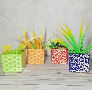 Mini vase en céramique de bureau moderne en gros idéal pour les plantes succulentes et les cactus - Product Image 6