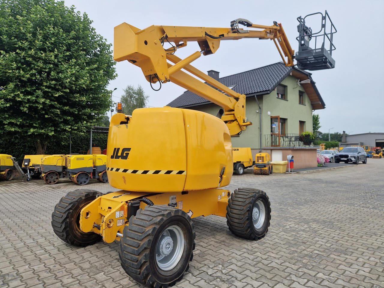 สีเหลือง