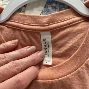 เสื้อยืดแขนสั้น Bella & Canvas คอกลม เสื้อยืดผสมผ้าสามชนิด - Product Image 1