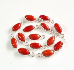 Superbe cabochon en corail rouge naturel de 8mm en argent sterling 925 Connecteurs à breloques remplis d'or 18K Réglage de la lunette de 8mm pour pendentifs fins - Product Image 1