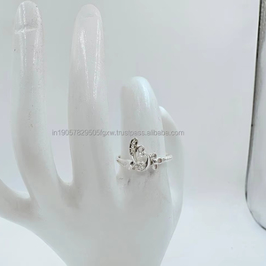 Anillo minimalista de plata 925 Diseño ligero para comodidad durante todo el día - Product Image 1