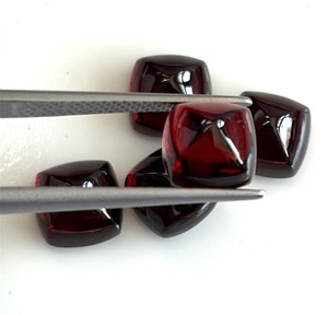 ธรรมชาติ8มม. สีแดงสดน้ำตาลโกเมนก้อน Cabochon - AAA - Product Image 1