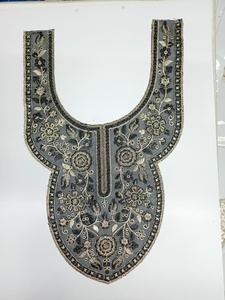 Parche texturizado para cuello con base de red y bordado artístico con trabajo de lentejuelas para blusa étnica india Kurti - Product Image 2