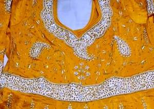 Trajes de seda sin costuras hermosos bordados a mano de estilo tradicional de moda india de diseñador moderno para hombres - Product Image 2