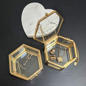 Boîte en verre métallique de luxe haut de gamme avec construction robuste pour le stockage de bijoux et l'amélioration décorative accrocheuse - Product Image 3