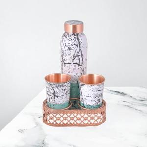 Botella de cobre de diseño martillado perfecta para personas activas que buscan durabilidad a largo plazo y ventajas de salud Ayurvédica - Product Image 6