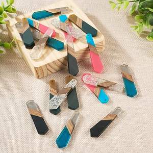 Boucles d'oreilles créoles en bois plaqué or faites à la main pour femmes élégant effet marbré rustique Style classique finition en résine pour les fêtes - Product Image 1