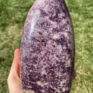 Piedra curativa tallada de cristal de forma libre de lepidolita pulida Natural para decoración del hogar, mascota de equilibrio de energía Reiki de meditación - Product Image 6