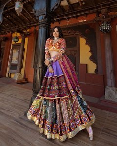 NUEVO LEHENGA CHOLI DUPATTA DE TRABAJO REVERSIBLE DE SEDA SUAVE CON ESTAMPADO DIGITAL DE DISEÑO MODERNO Y ELEGANTE PARA TODAS LAS TEMPORADAS, FIESTAS Y DIWALI - Product Image 2