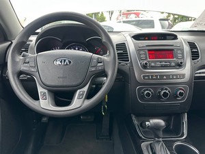 Kia Sorento LX 2015, SUV de 4 Puertas, Transmisión Automática de 6 Velocidades, Superventas - Product Image 4