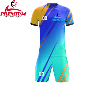Ensemble de maillots de football personnalisés avec nom d'équipe imprimé par transfert thermique 100% polyester respirant - Product Image 1