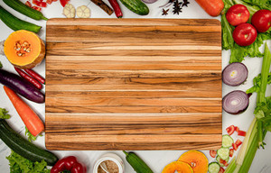 Tabla de Cortar Grande de Madera de Teca para Cocina - Reversible con Agarradera 56 X 46 X 2.3 cm - Product Image 3