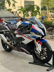 OFERTA ESPECIAL B*MW1 S1000RR: 1000cc, 4 Cilindros, Refrigeración Líquida y Experiencia Emocionante Inspirada en las Carreras - Product Image 3