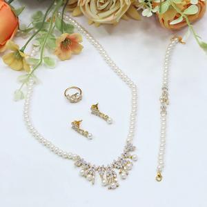 Conjunto de Collar con Perlas con Acabado Dorado Impecable, Estilo CZ, con Aretes, Anillo y Pulsera para Fiesta, Colección Moderna para Mujer - Product Image 1