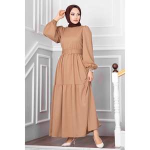 Beliz Robe hijab ceinturée en mousse miel - Product Image 4