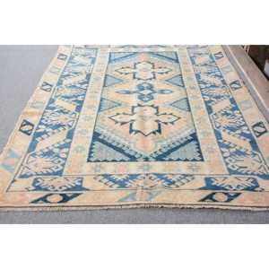 Alfombra Turca Vintage de 3.9x6.2 pies, Alfombra de Área, Alfombra Azul con Diseño de Patchwork - Product Image 3