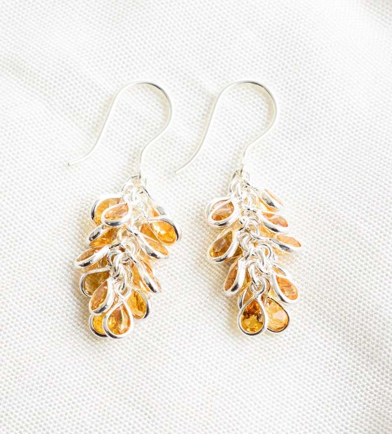 สีเหลือง