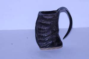 Taza para beber pulida hecha de cuerno de origen ético con mango grueso para beber hidromiel en fiestas medievales al precio más barato - Product Image 5