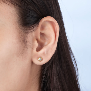 Lovely Floral Lab Grown Diamond Stud Pendientes 925 Silver Ligero y brillante para el uso diario y fiestas de moda Regalo para ella - Product Image 2