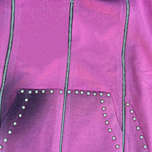 Conjunto Deportivo Personalizado de Hip Hop para Hombre, Estilo Urbano, con Triple Cremallera, Lavado Desteñido al Sol y Detalles de Pedrería. - Product Image 4