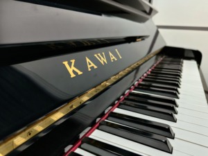 Piano Acústico Vertical KAWAI KU3D de Grado Profesional Japonés con Estilo Mecánico, 88 Teclas KU 1 KU2 KU3 - Product Image 3